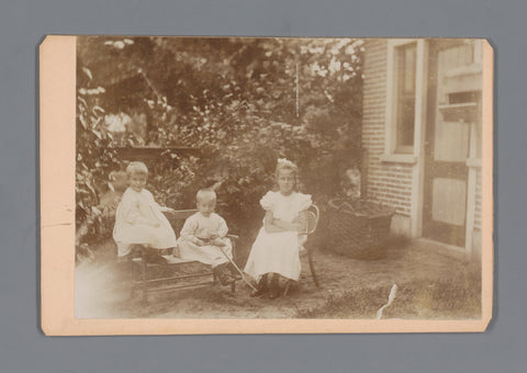 Group portrait of Johanna Geertruida, Lucas and Willem Jonker, Cornelia Hendrika Jonker (attributed to), 1895 - 1910 Canvas Print