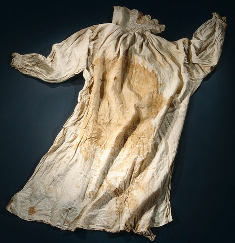 Shirt, possibly worn by Hendrik Casimir during the storming of a fortress near Hulst, anonymous, in or before 1640 Canvas Print