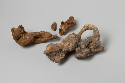 Chain fragment in iron construction from the wreck of the wreck of the wreck of the East Indiesman 't Vliegend Hart, which was wrecked in 1735, 1700 - 1735 Canvas Print