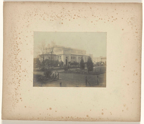 Sculpture Hall on the grounds of the World's Fair in St. Louis (Louisiana Purchase Exposition), 1904, Jan Schüller (attributed to), 1904 Canvas Print