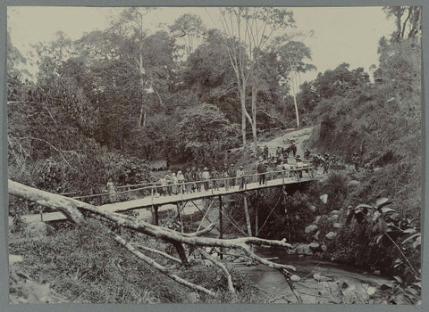 Emergency bridge at the Wenih Rongka, anonymous, 1903 - 1913 Canvas Print