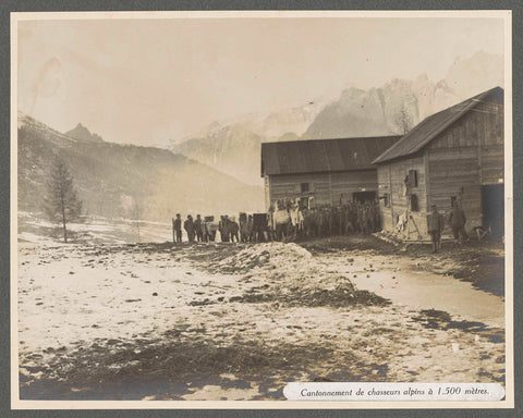 Legerkamp van Alpenjagers op 1500 meter hoogte in de Dolomieten, vermoedelijk Italianen, Henri de Rothschild (attributed to), 1916 Canvas Print