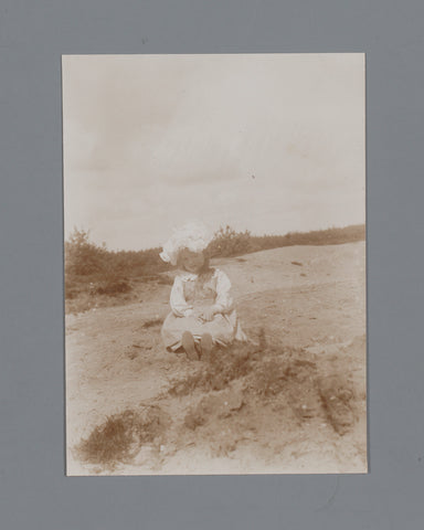 Portrait of an unknown girl in the sand, Johannes Diderik van der Waals (1873-1971) (attributed to), 1900 - 1920 Canvas Print