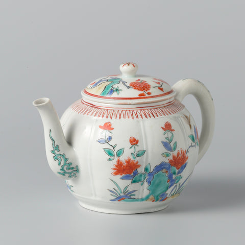 Eight-lobed teapot with prunus, peony and floral scrolls, anonymous, c. 1670 - c. 1690 Canvas Print