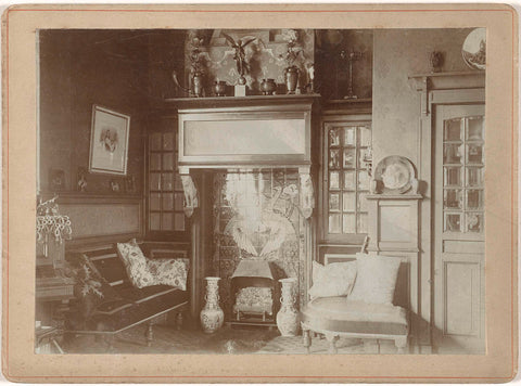 Interieur van een woonkamer rond 1900, anonymous, 1880 - 1940 Canvas Print