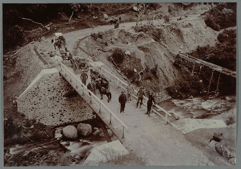 New bridge over the Wenih Rongka, anonymous, 1903 - 1913 Canvas Print