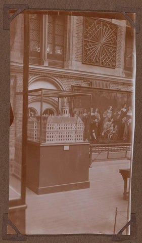 Nederlandsch museum voor geschiedenis en kunst in de oostelijke courtyard in 1927, 1927 Canvas Print