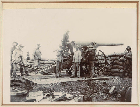 Men in field guns during the siege of Mafeking, anonymous, 1899 Canvas Print