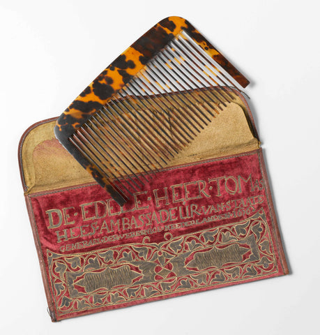 Letter case and comb, anonymous, c. 1600 - c. 1700 Canvas Print