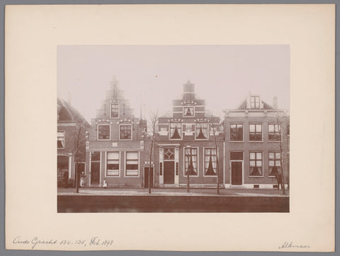 View of Oude Gracht 134-136 in Alkmaar, anonymous (Monumentenzorg) (attributed to), A.J.M. Mulder (possibly), 1898 Canvas Print