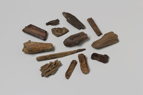 Wood fragments from the wreck of the East Indiesman 't Vliegend Hart, who was wrecked in 1735, 1700 - 1735 Canvas Print