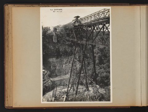 Railway bridge over the Ci Somang under construction, anonymous, 1931 Canvas Print