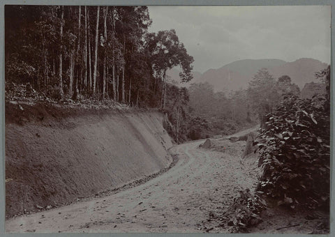 New road with a bridge at the Ajer Monnes, anonymous, 1903 - 1913 Canvas Print