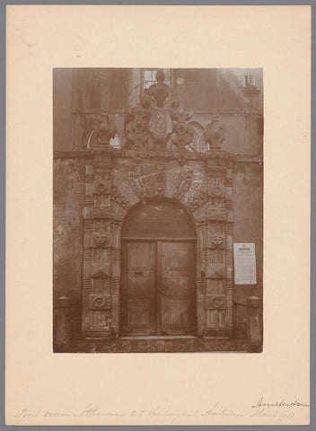 Poort van de Agnietenschool aan de Oudezijds Voorburgwal 231 te Amsterdam, anonymous (Monumentenzorg) (attributed to), 1911 Canvas Print