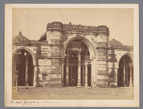 Exterior of the Jama Masjid in Ahmedabad, anonymous, 1865 - 1890 Canvas Print