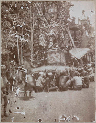 Corpse surrounded by people, Bali, anonymous, 1910 Canvas Print