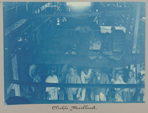 Workers in factory, Mullellaert, 1906 - 1913 Canvas Print