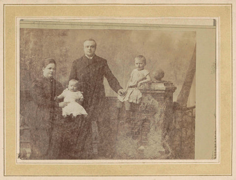 Portrait of a man, a woman and two children, Bernardus Bruining (attributed to), c. 1880 - c. 1890 Canvas Print